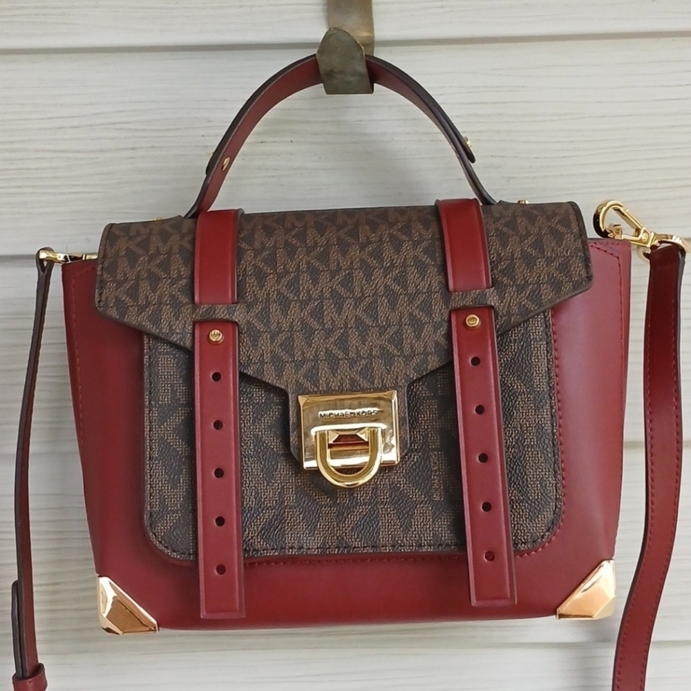 💜🔹️Michael Kors 🔹️Manhattan Medium Leather and Logo Satchel- Dark Cherry - Picture 3 of 7